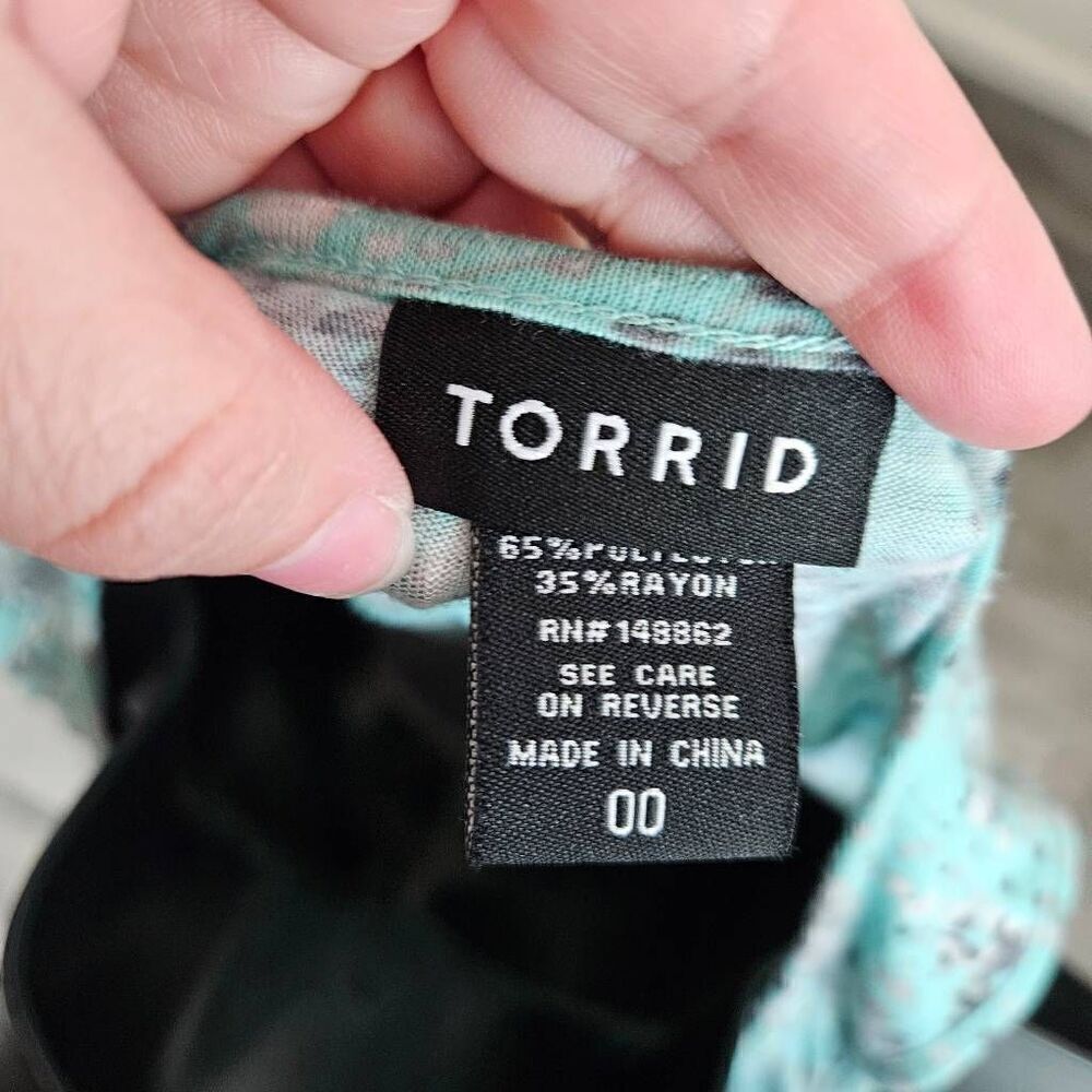 Torrid Cold Shoulder Blouse - Picture 5 of 6